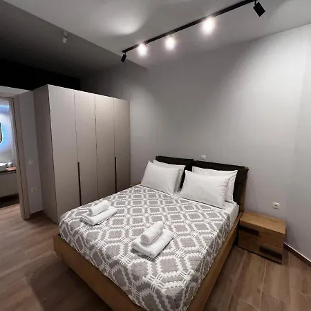 Elia Luxury *